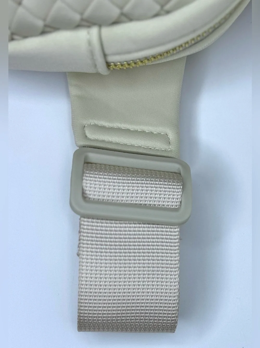 Steve Madden White Quilted Belt Bag Crossbody Gold Hardware Y2K Chic 🤍✨